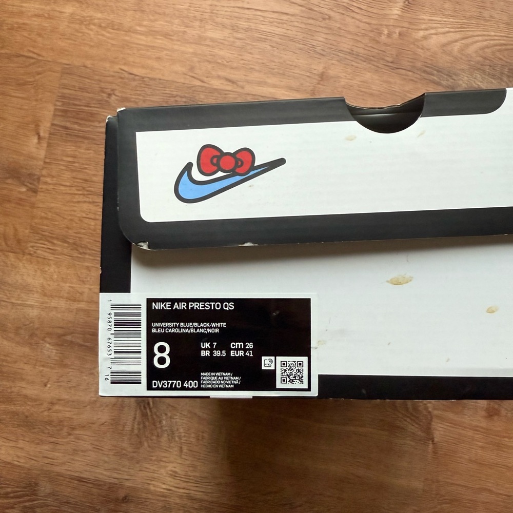 Nike men’s air presto Blue Hello Kitty Print Sneakers - Picture 8 of 8